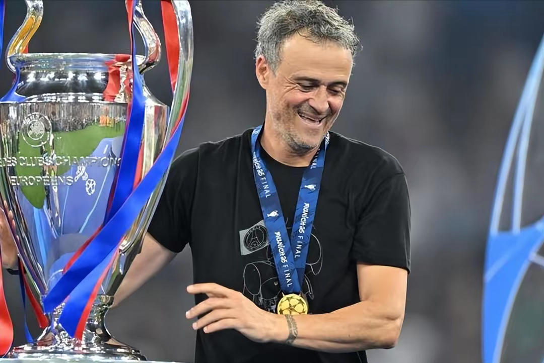 lol中国总决赛-转折点！费耶诺德强势反弹，法国杯窗口期攻防权衡，更衣室稳定，赛程密集仍需轮换的简单介绍