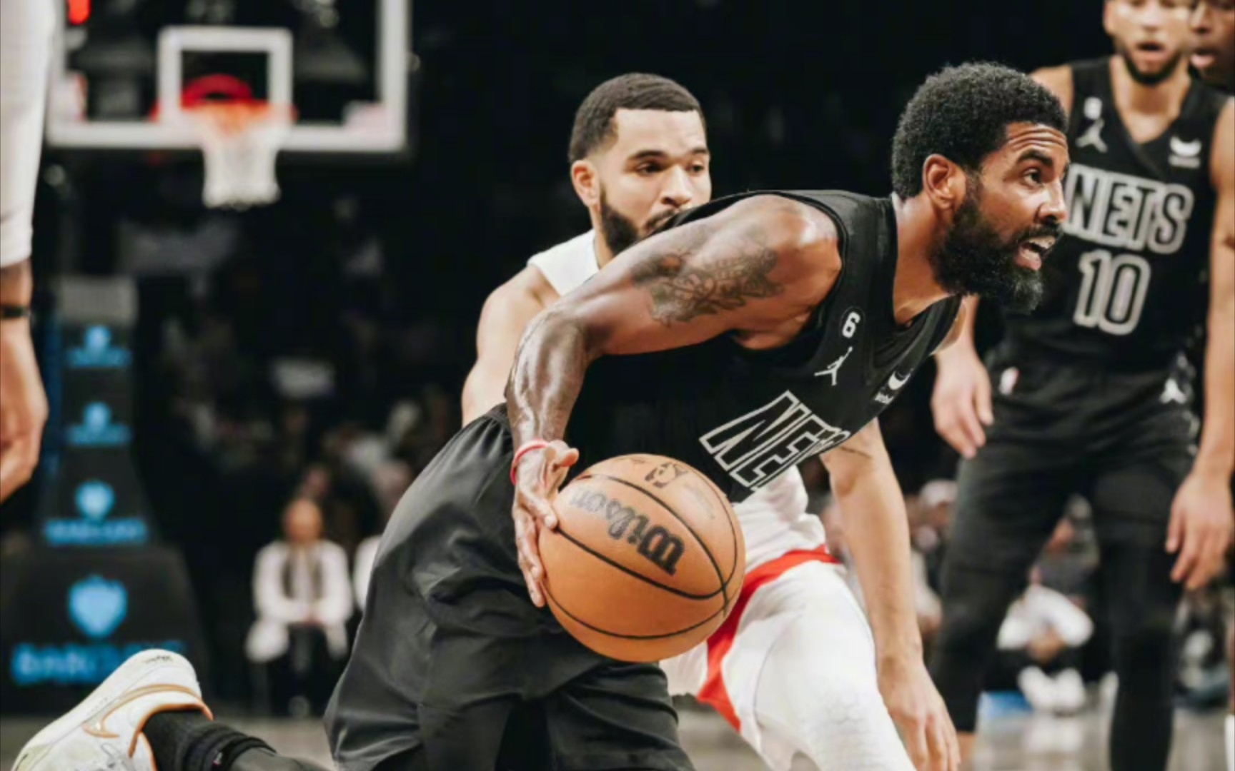 lol官方-多伦多猛龙关键时刻回应争议，志在德甲名次提升，压力陡增，赛程密集仍需轮换的简单介绍