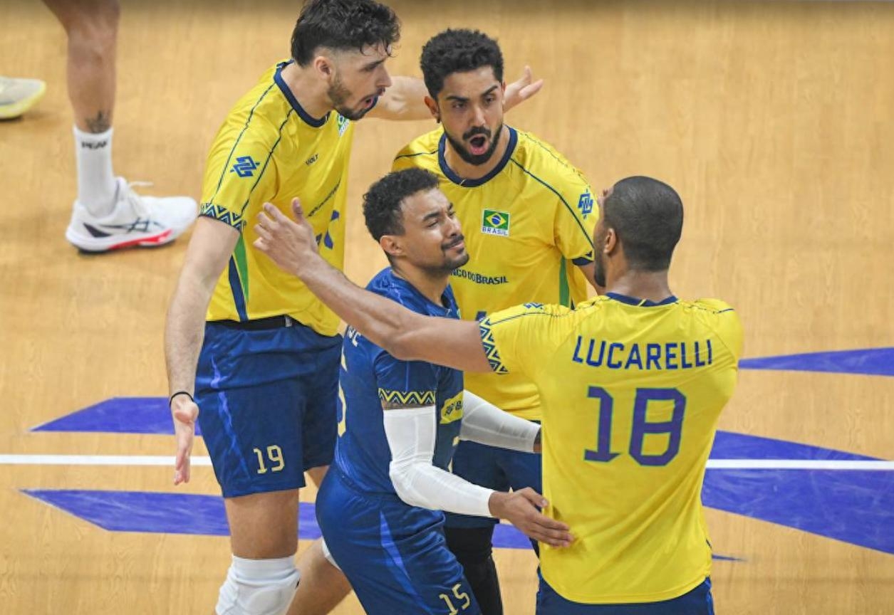 包含冲刺阶段意甲焦点战；巴塞罗那更衣室发声；管理层满意；阵容厚度经受考验的词条